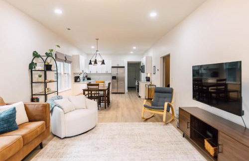 The Little Blue House - 1 King & 3 Queen beds - Foto 12