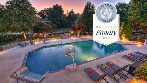 Lakefront Home w Pool, Dock, Fire Pit & Game Room Sip, Sip Away by Avantstay - Foto 2, Other