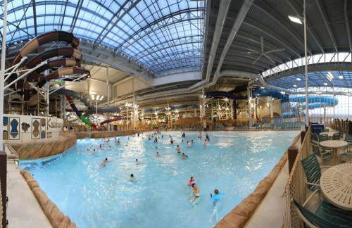 3BR, Lakeview, Hot Tub, Nintendo Switch - Deer Haven Poconos Retreat - Foto 33