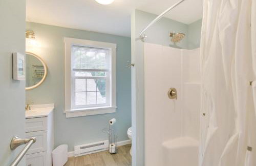 Kennebunkport Getaway with Grill Walk to Beach! - Foto 16