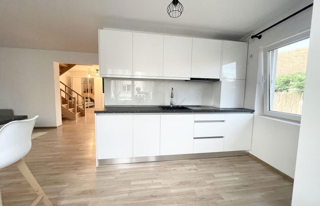 Impeccable 2-bed House in Albești - Foto 15