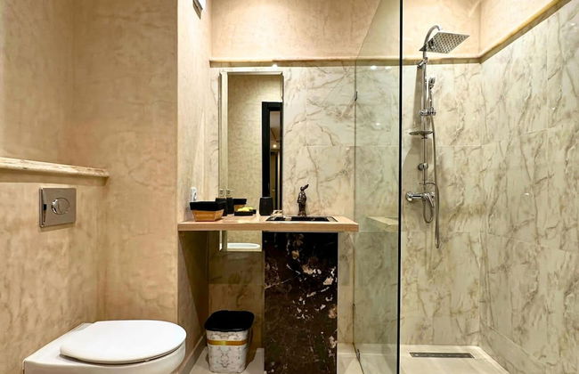 The Tropical Luxury 2BR City Centre Retreat - Photo 20