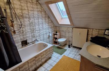 Gemütliches Ferienhaus in Schnaid mit zwei separaten und geräumigen Wohnungen - ausgestattet mit je einer großen Küche, zwei Schlafzimmern und einem Badezimmer - Foto 8