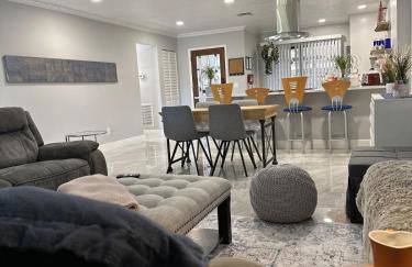 Newly Renovated Villa with Hot Tub - Foto 1