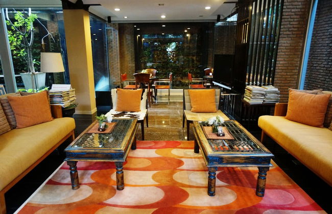 Silom convent garden - Photo 5