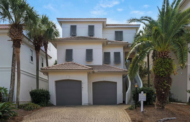 4BR Home, Private Pool, Steps From Beach, Minutes to Top Attractions - Foto 1