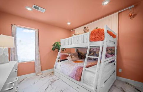 10 min to DIA, Walk to the Gaylord! - Foto 4