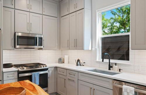 Modern Family Comfort 2BR 2 5BA Sleeps 6 - Foto 27