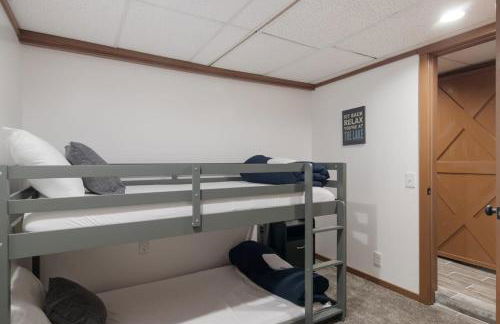 1BR Fife Lake Haven with Fire Pit & Hot Tub - Foto 15