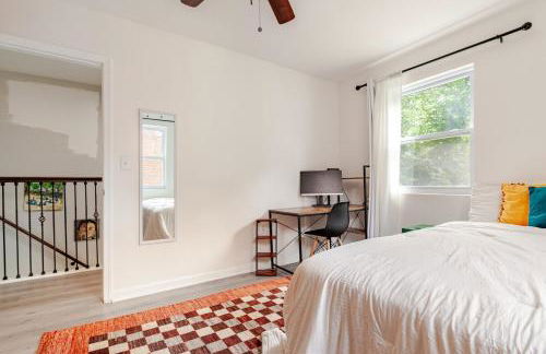 Stylish 3BR Townhouse with Backyard,and Easy Parking - Photo 26