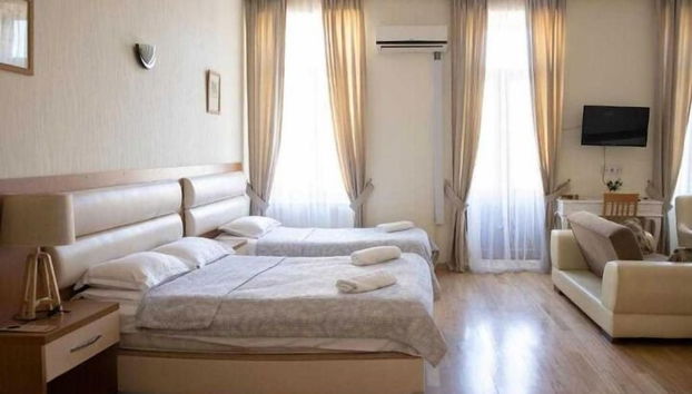 NightCentral - Foto 2, Habitación