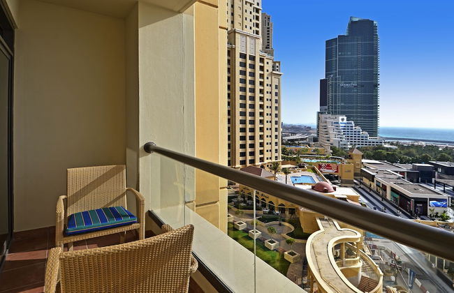 Roda Amwaj Suites - Photo 37