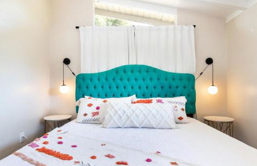 SoCal Retreat with Pool and Spacious Backyard - Foto 26