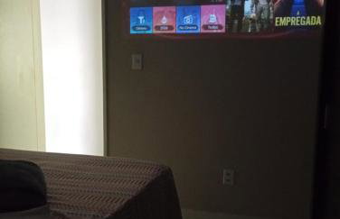 Apartamento espaçoso com 3 quartos para até 6 pessoas, Garagem coberta dentro do condomínio e Check-in Automático via Fechadura com senha - Foto 46