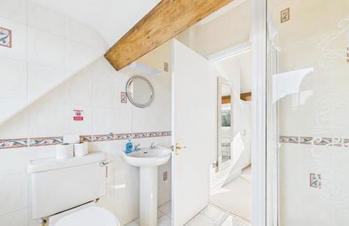 Romantic Cottage in the Cotswolds with Private Parking and WiFi - Foto 11