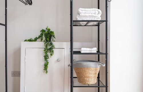 Entire 4 Bedroom house in Bootle Liverpool-Ideal for contractors, family and group-Free Parking & Free internet-Sleeps 7 - Foto 31