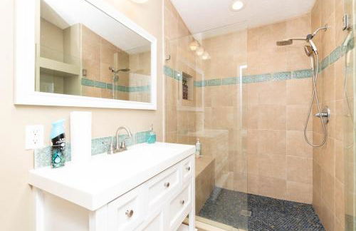 Huge Waterfront Mini-Resort w Gym, Dock & Pool - Foto 21