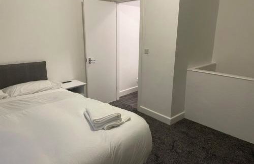 Modern Five Bed Long Stays and Contractors Welcome - Foto 19