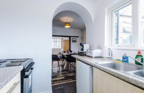 Charming 2 Bed House, Sleeps 6, Free parking, Contractors welcome - Foto 50