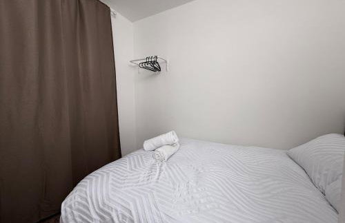 Spacious 3 Bed House Perfect for Contractors & Families with free Wi-fi and Parking - Foto 9