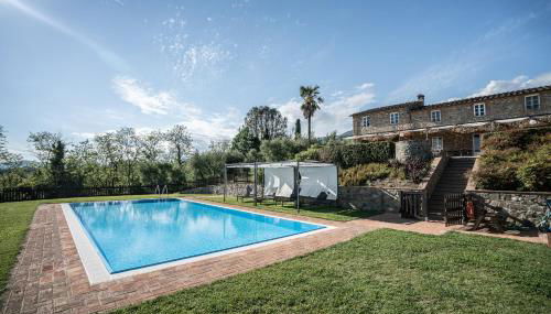 Casale rinnovato immerso nella campagna con splendida piscina privata - Foto 2