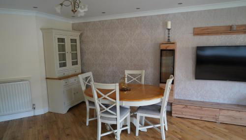 Central Woking - Photo 3