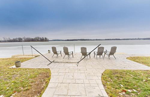 Waterfront Fun! Group Getaway on Lake Marie - Foto 40