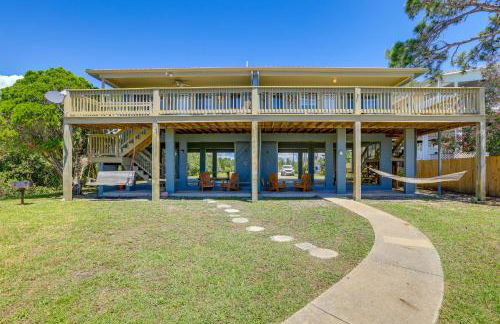 Waterfront Cedar Key Duplex Home Grill and Dock! - Foto 1