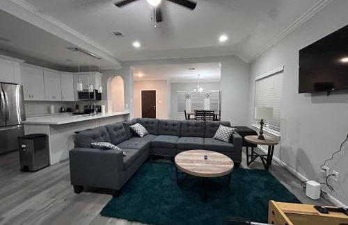 Stunning 3BR Home Near Downtown Houston - Sleeps 8 - Foto 32