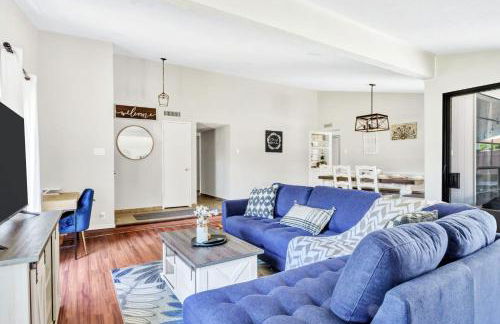 Jacuzzi & Pool House w/Game Room + Fire table - Foto 40