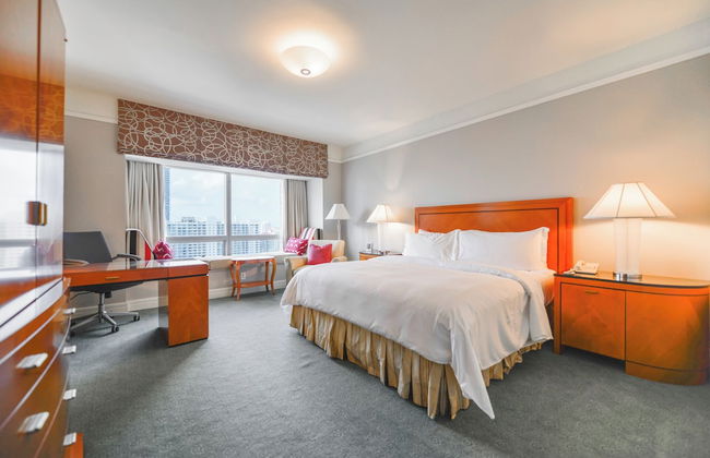 Luxury Condos at Four Seasons - Foto 8