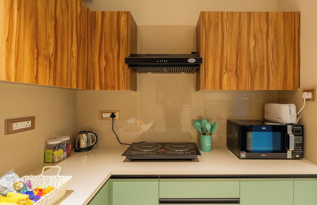 ELIVAAS Kamerios Brisa 1BHK with Jacuzzi - Photo 13