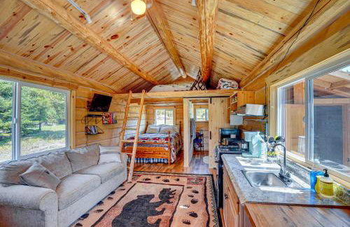 Mtn Views and Fireplace Cozy Trout Creek Tiny Home - Foto 6