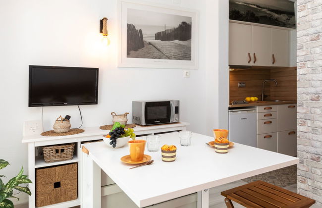 Apartment in Salou with swimming pool and terrace - Photo 6