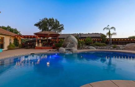 Chardonnay Charm by Avantstay Luxe Group Retreat w/ Pool Mins to Wineries - Foto 74