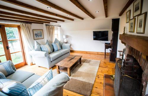 Beautiful 3 Bedroom Cottage - Picturesque Retreat - Foto 7