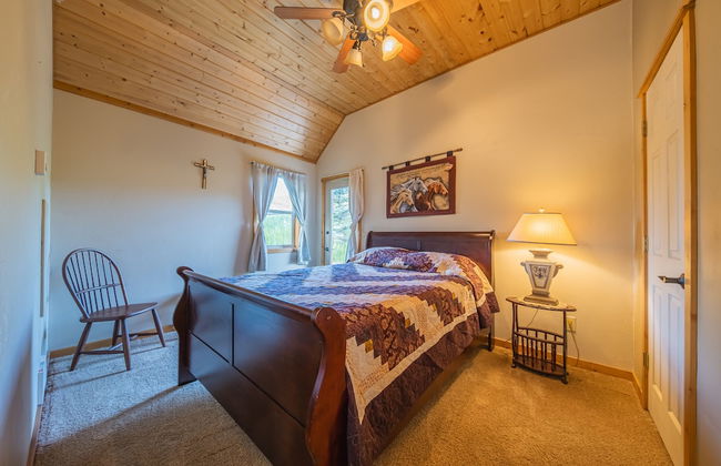 The Cabin on the Ranch - Photo 2