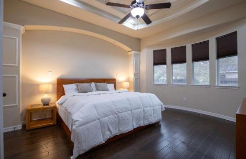 Randolph Central Location, 1-story, Chef Kitchen, Creekside - Foto 15