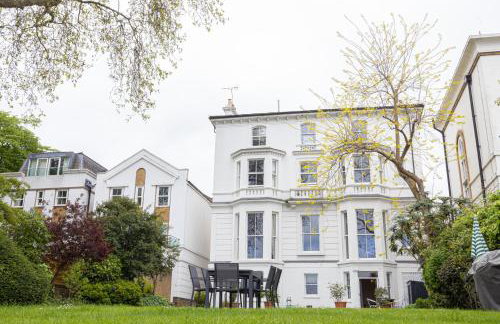 Large Putney Oasis 3-Bed with Garden & Parking - Foto 25