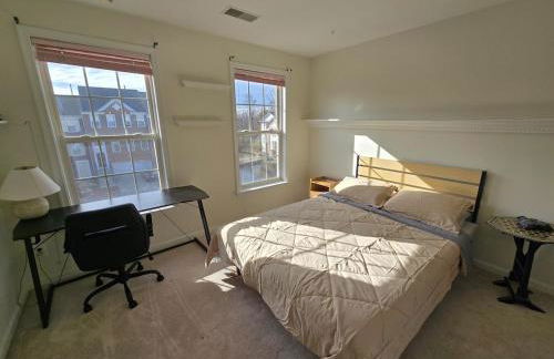 Spacious Townhouse near DC Airport Work Friendly - Foto 24