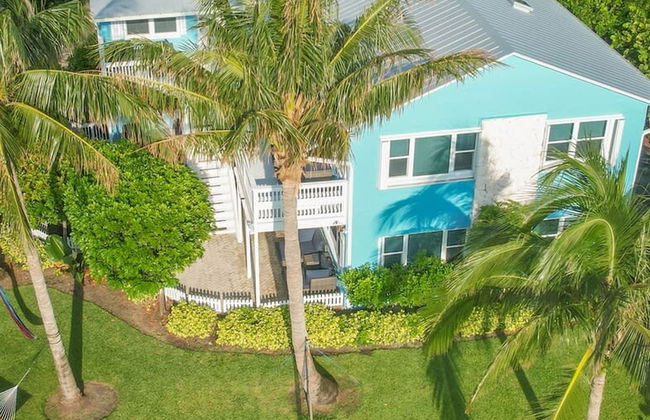 Sandy Shores 2BR Beach Getaway and Surf Spot - Photo 20