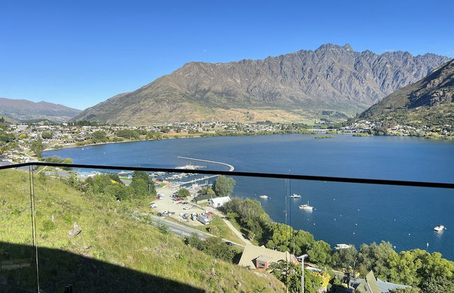 Stunning Lakeview QT Holiday House - Foto 44