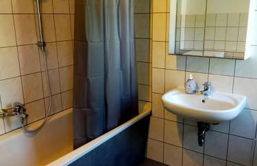 Leuna - Kurzzeitvermietungen direkt bei den Leunawerken, 2-3 Schlafzimmer - Foto 8