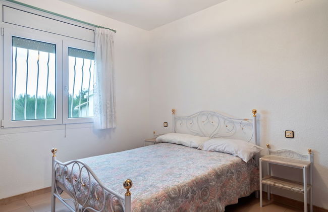 Peaceful Holiday Home in Sant Pere Pescador With Swimming Pool - Foto 15