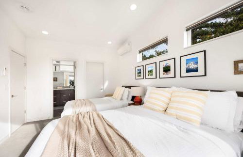 Designer Fremont Retreat w Mount Views & Office - Photo 20