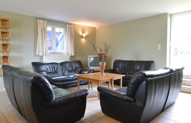 Grand Villa With Bubble Bath - Photo 6