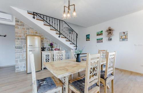 Holiday Home Rustic - Two Bedroom Holiday Home with Private Pool - Photo 8