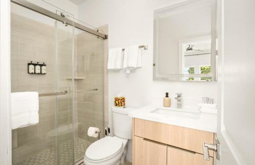 Resort-Style 3BR Ensuites, Slps7, Pool&, Gated, BBQ - Photo 17