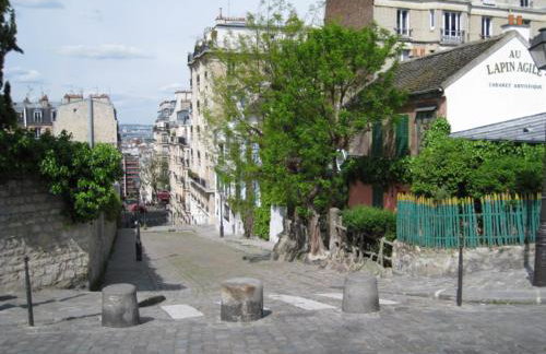 Quiet apartment hill of Montmartre - Photo 22