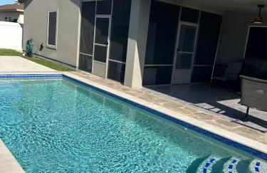 Modern 4 bedroom house close to Loop 20, TAMIU, Airport, and Hospitals - Foto 6